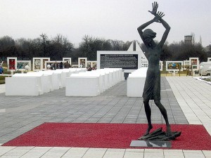 Мемориал на месте детского концлагеря, Красный Берег
