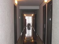 Коридор гостиницы Коридор гостиницы