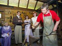 В кузнице В кузнице