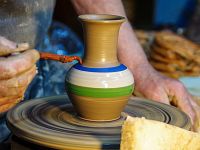 Работа на гончарном круге Работа на гончарном круге