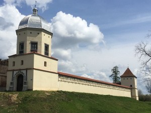 Восстановлены две башни
