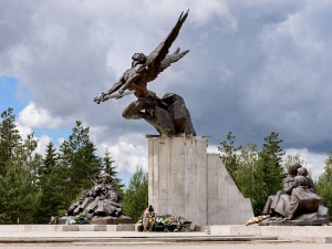 Мемориал Первой Мировой... Скульптор В.Теребун