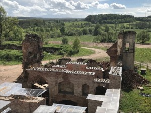 Руины замка Сапег XVI в. в Гольшанах
