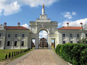 Въездные ворота дворца Сапег в Ружанах, XVIII в.