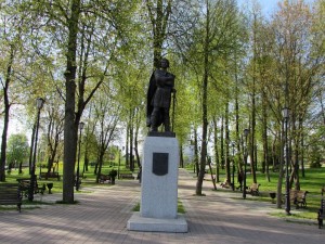 Памятник Изяславу в Заславле. Фото drive2.ru