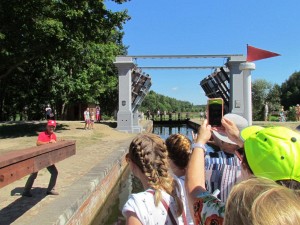 ������ ������