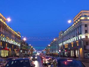 Главная улица города - пр. Независимости