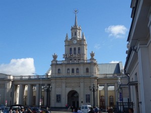 Знаменитые ворота Бреста - вокзал